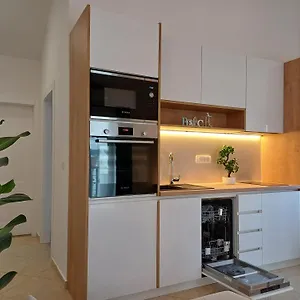  Apartment Lunaris